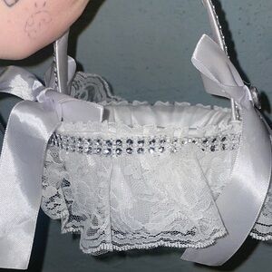 Flow girl bag Elegant White Lace Basket with Silver Accents